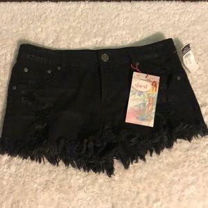 NWT Rue 21 Blk Mid Rise Shorts w/ Frayed Hemline